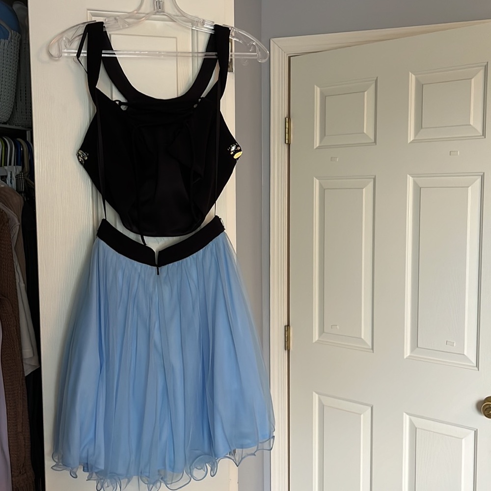 Homecoming dress - Picture 2 of 2
